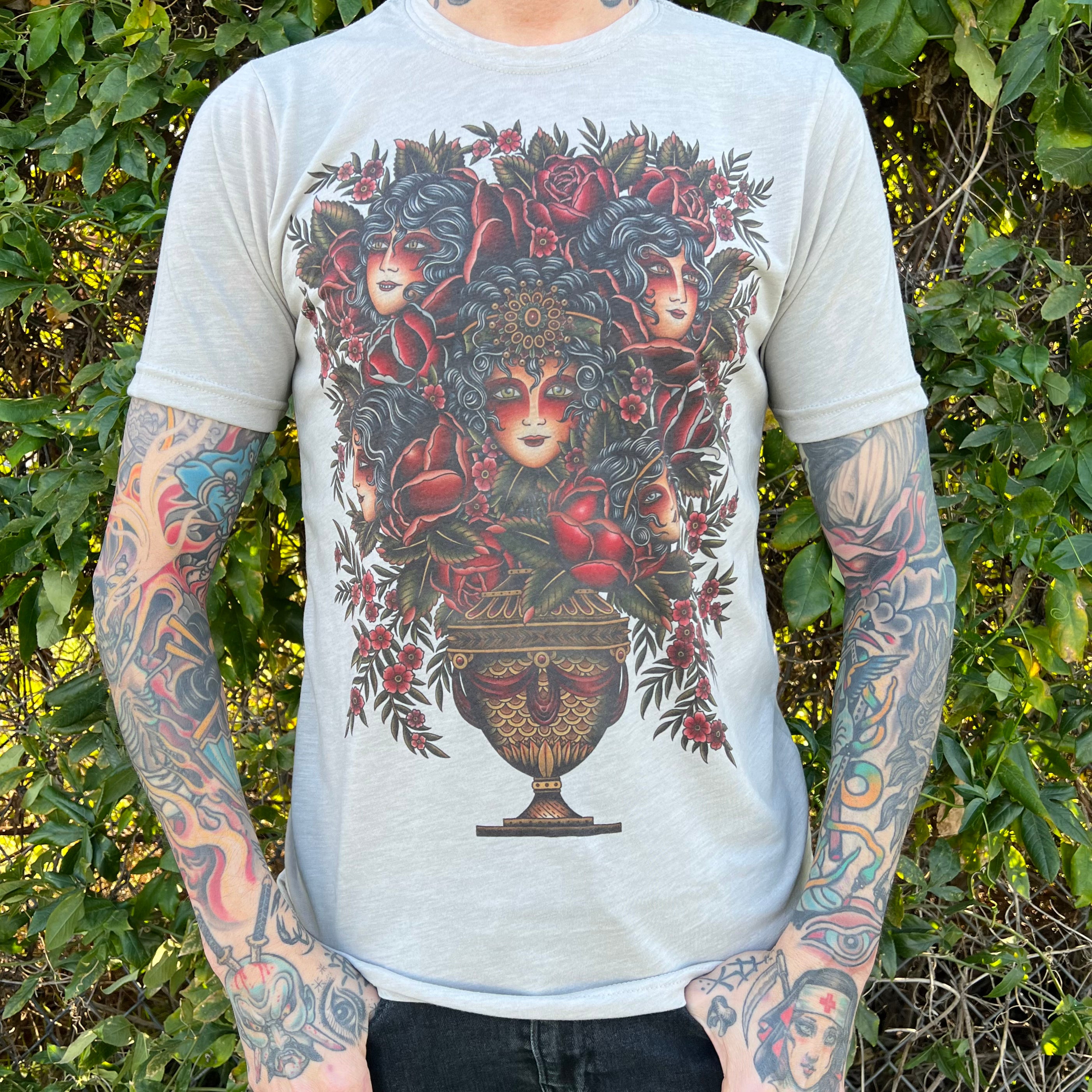 Familiar Vase T-Shirt grey